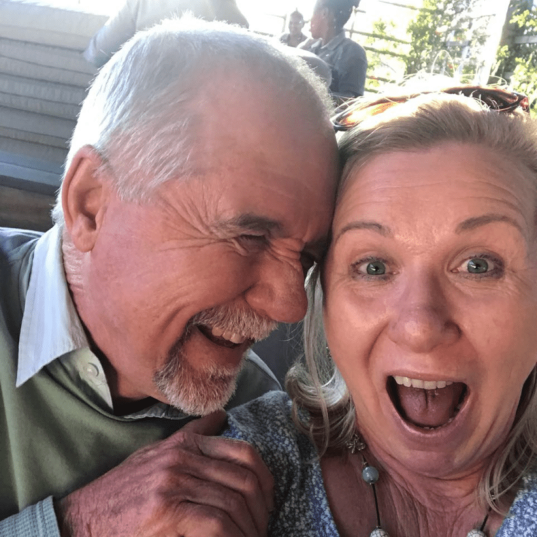 Mad-humour, twins, singleton, family